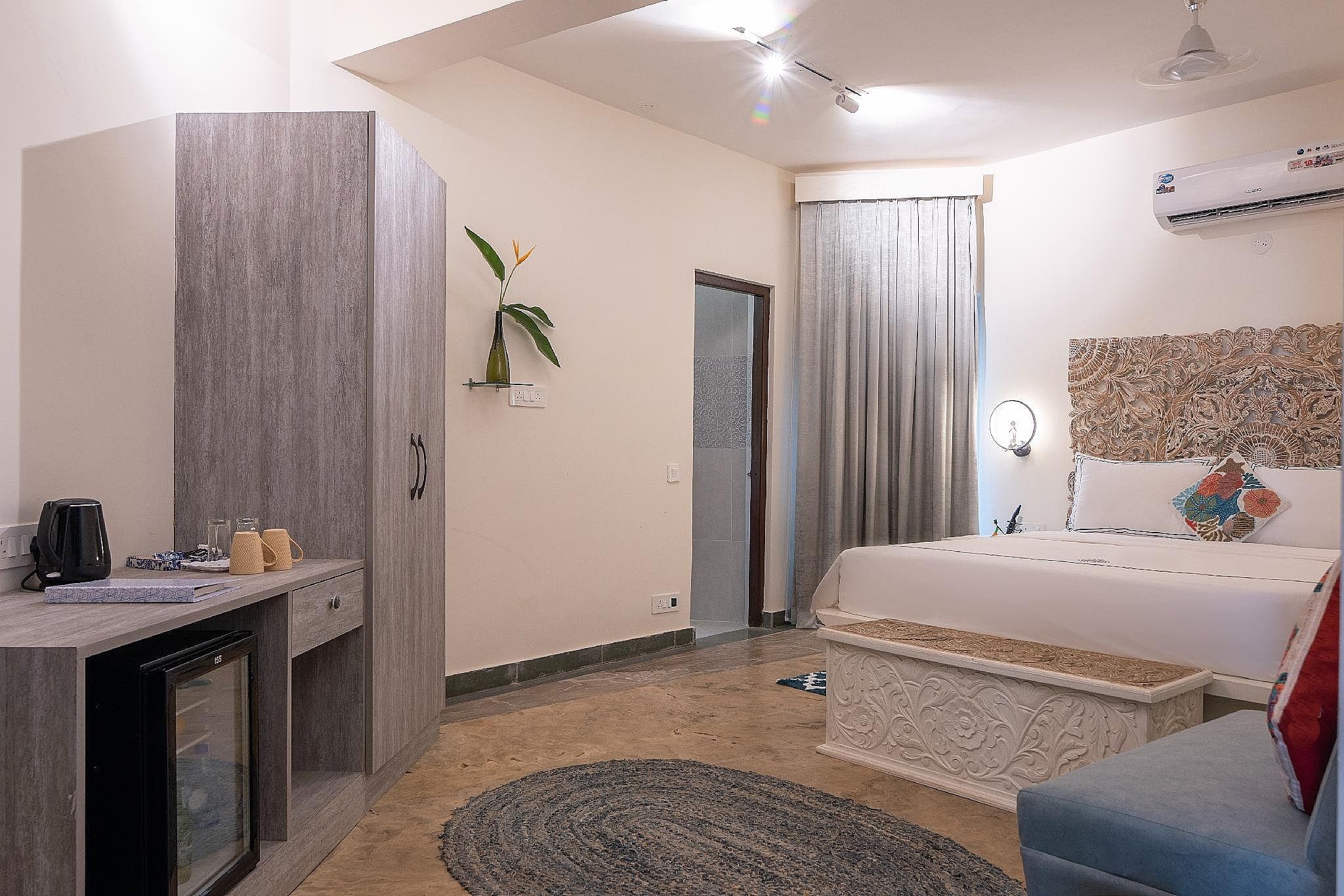 Superior Pool View Room