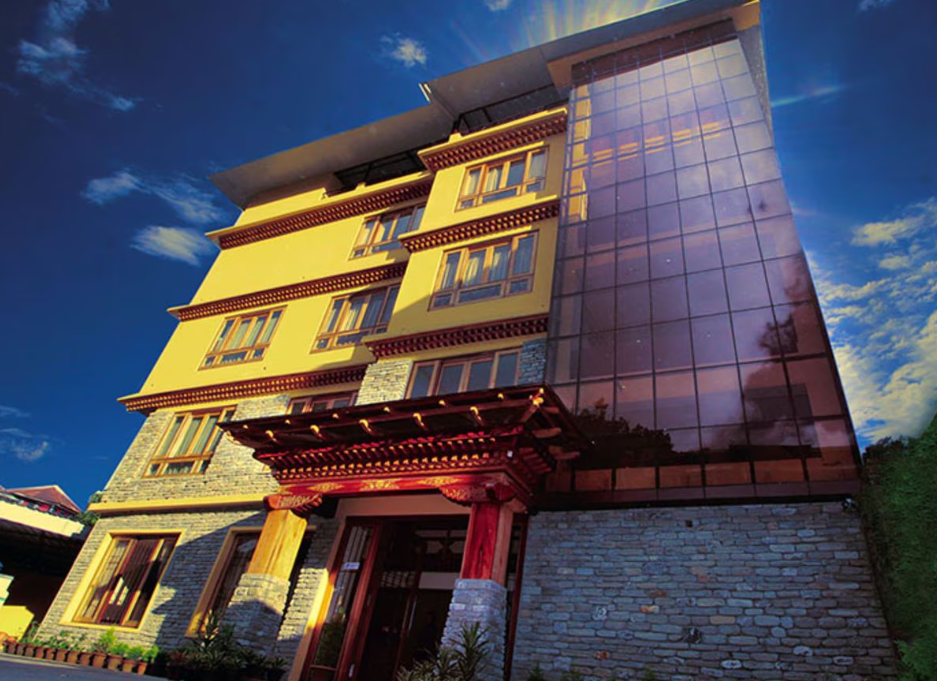 Daksha Tarayana Grand Hotel