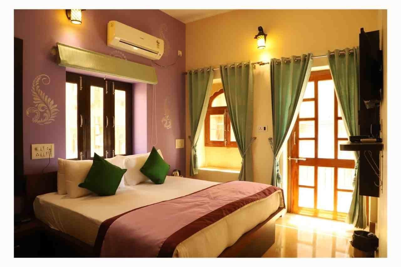 Double Deluxe Room