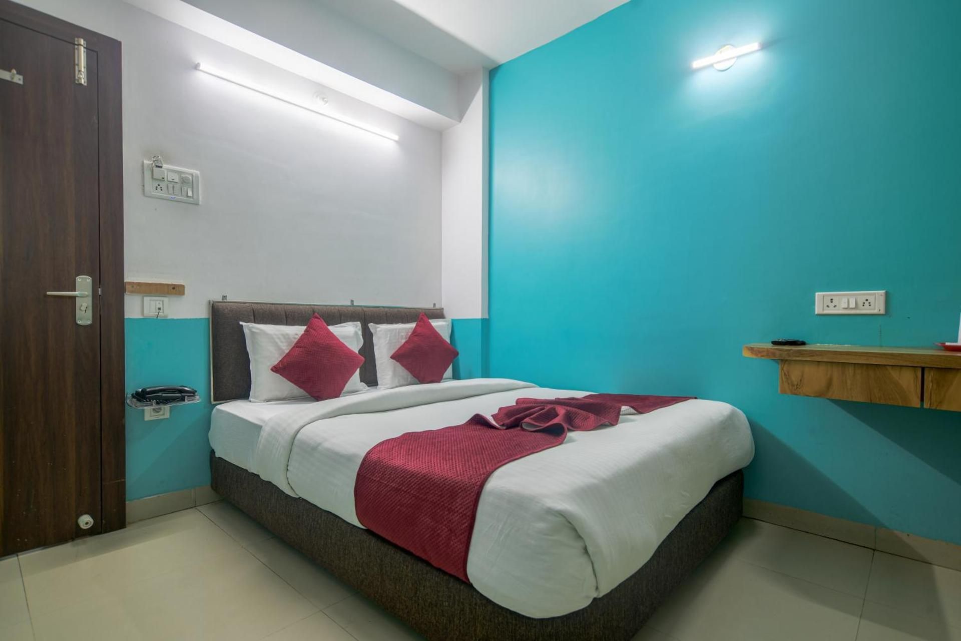 Deluxe Double or Twin