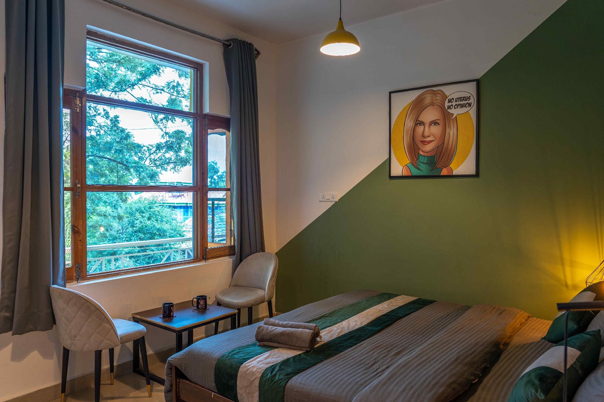 Whoopers Hostel Bir Double Room with Balcony