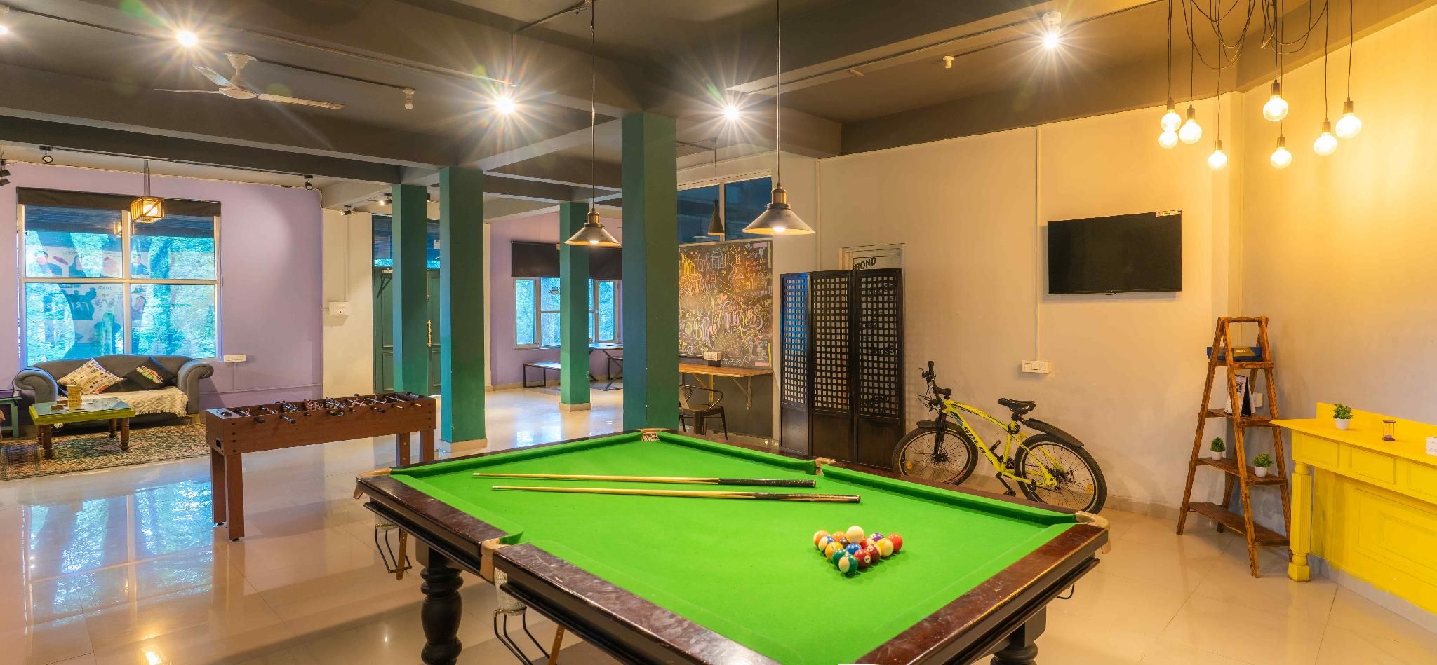 shared lounge/tv area