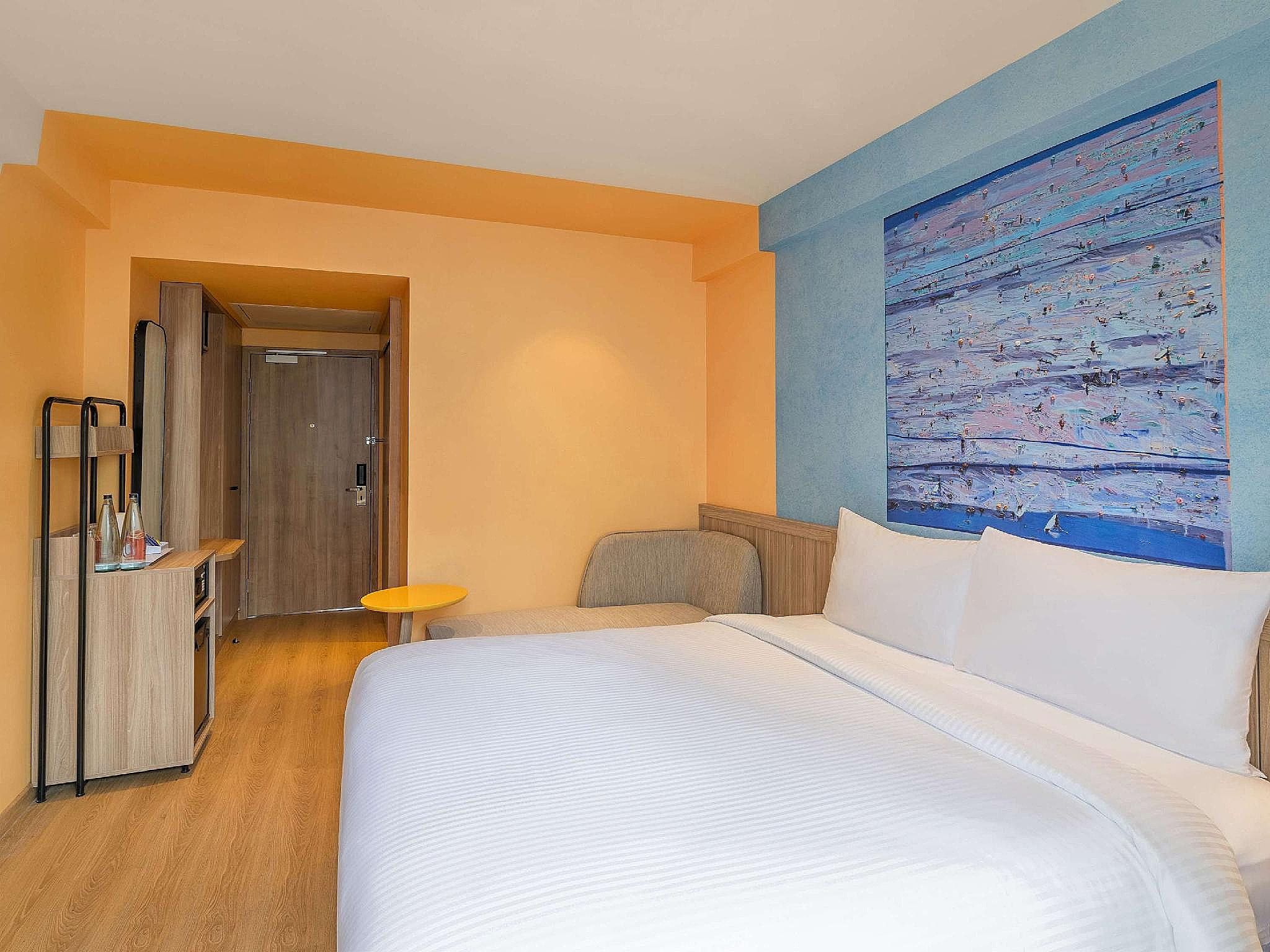 Superior Queen Room with Balcony