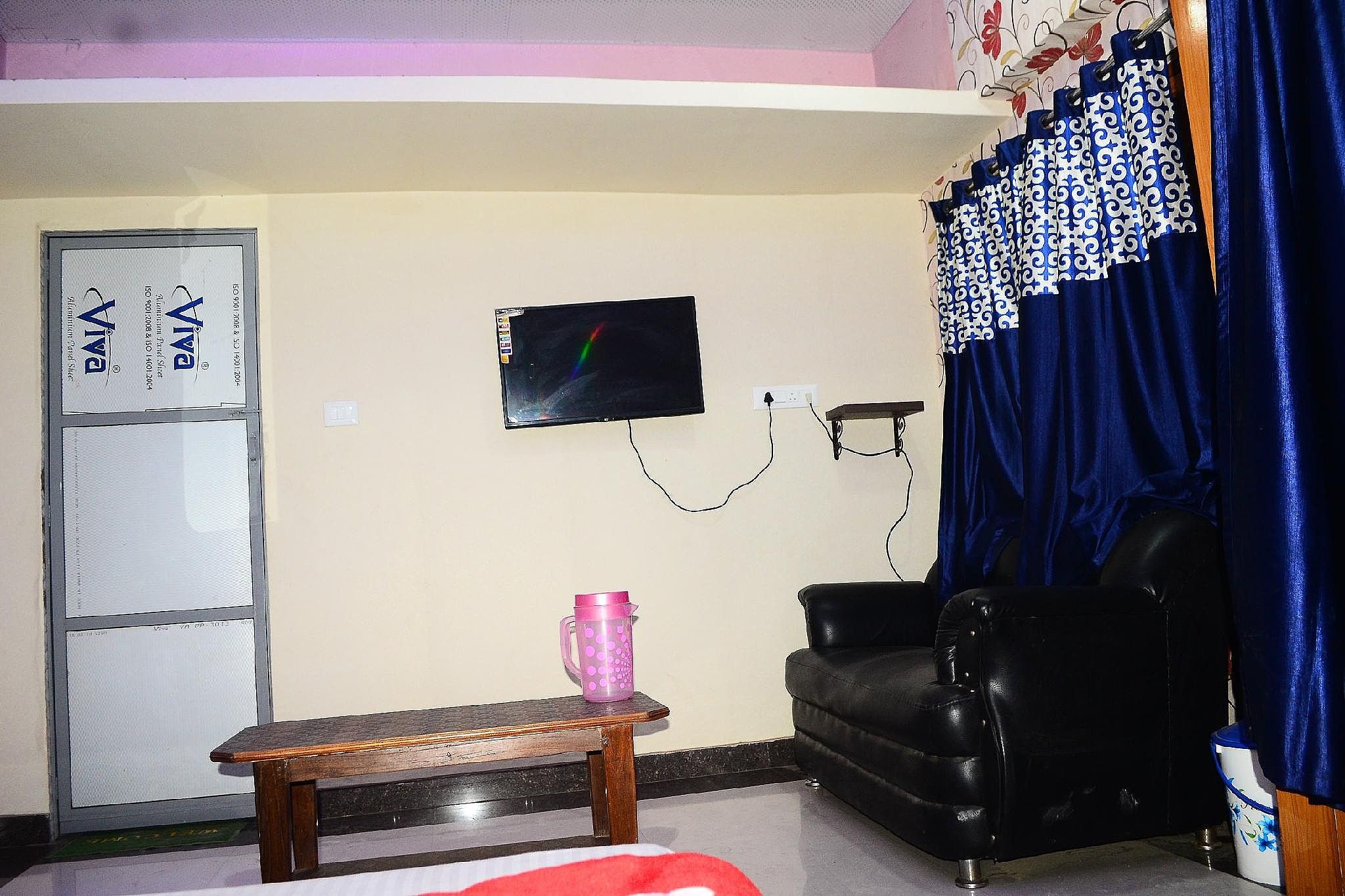 H R Paying Guest House