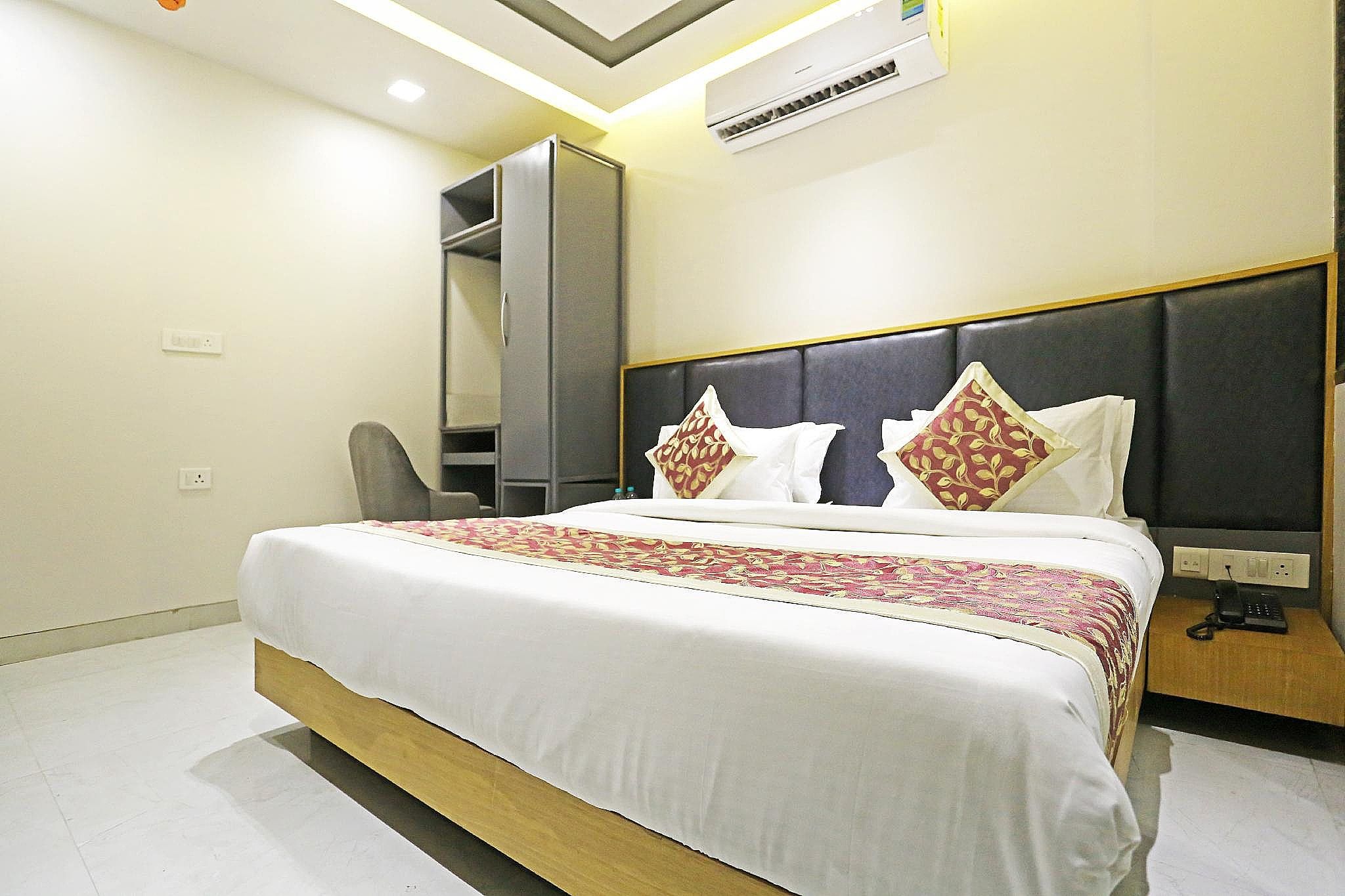 APPLE WOOD RESIDENCY IGI AIRPORT Deluxe Room