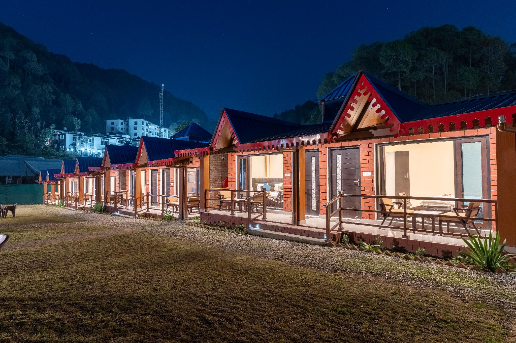 Solglow Resort - Kainchi Dham, Nainital