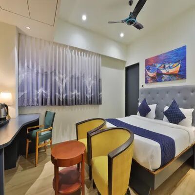 Hotel Empyrean Premium King Bedded 2