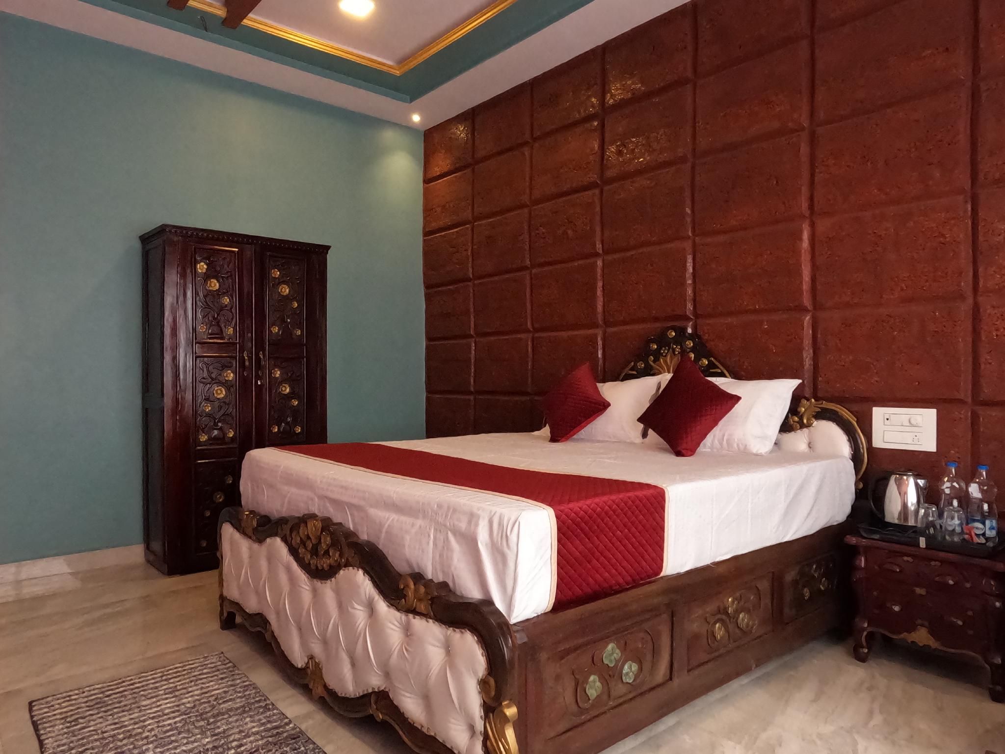 Kokan Heritage Resort Maharaja Suite 2