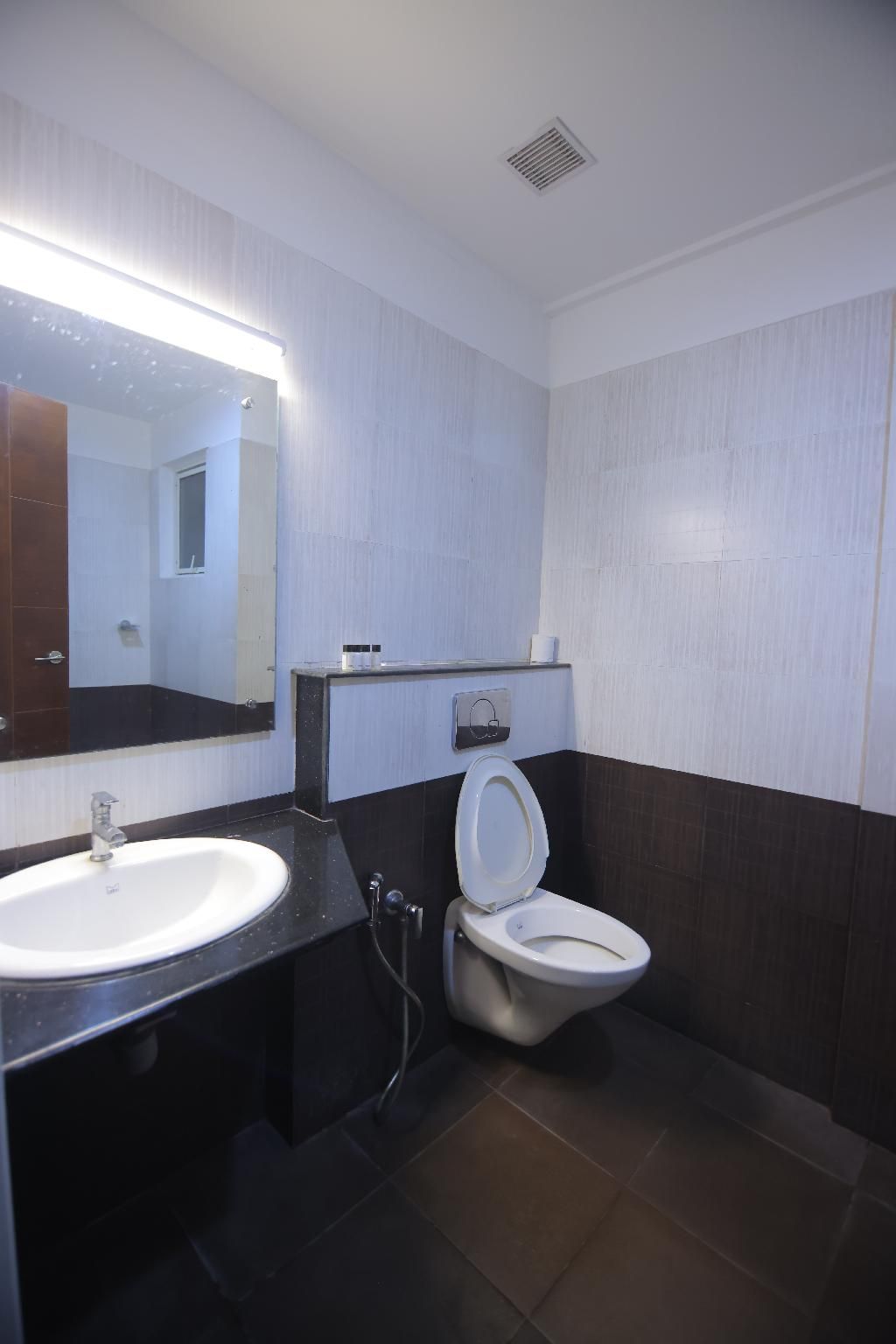 Deluxe Non- Air Conditioning Room