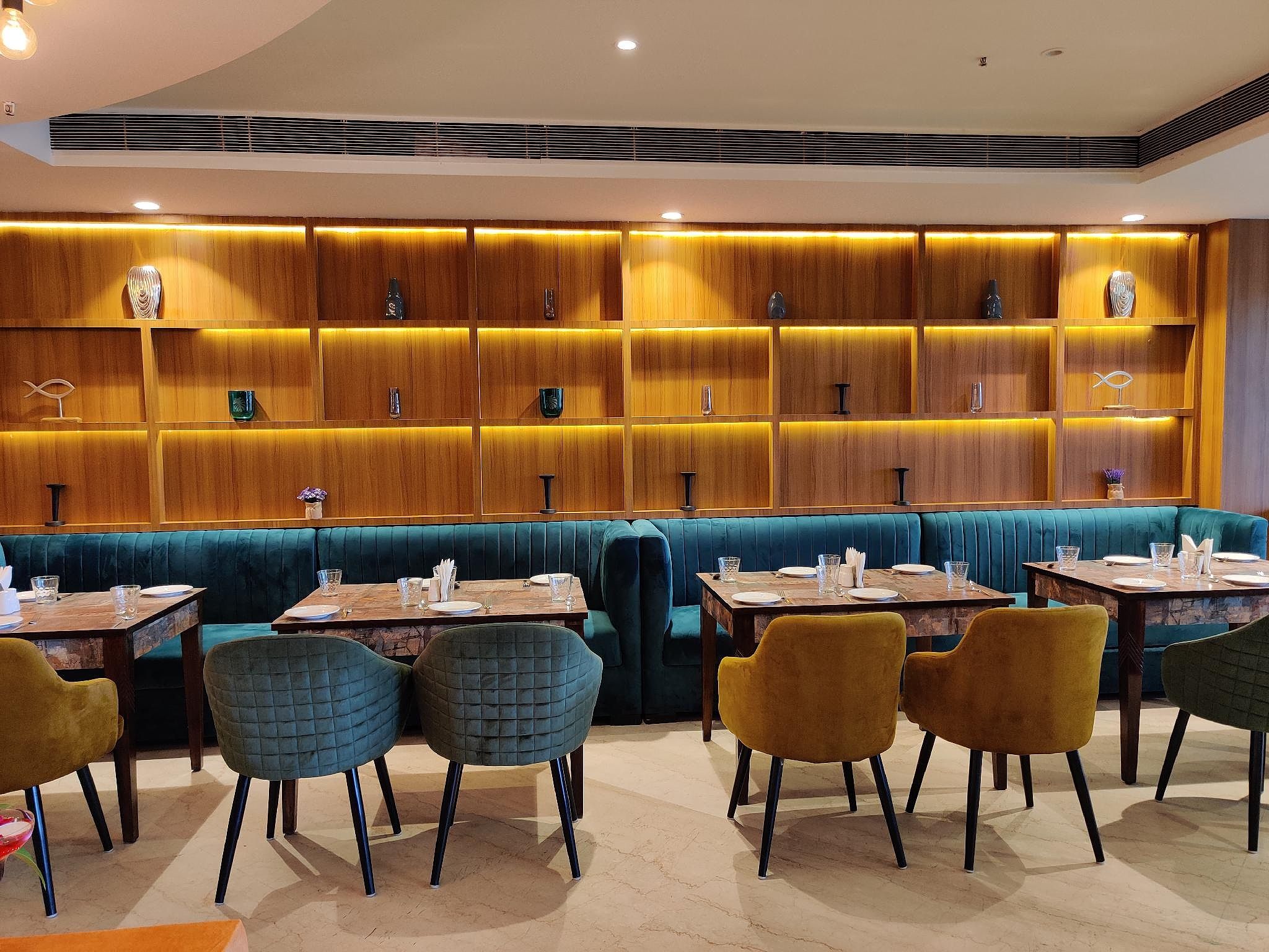 restaurant (private room)