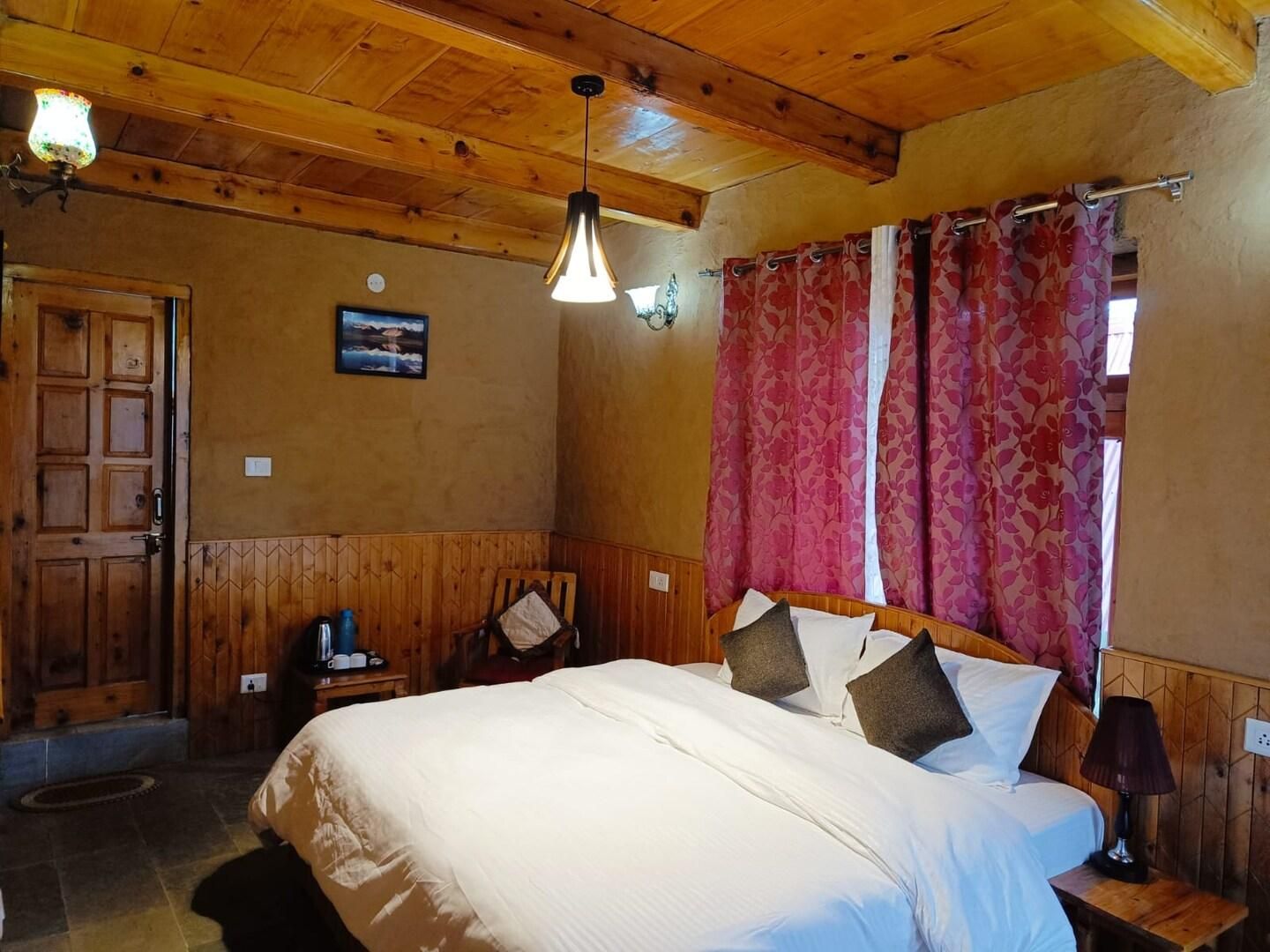 Super Deluxe Room with Balcony