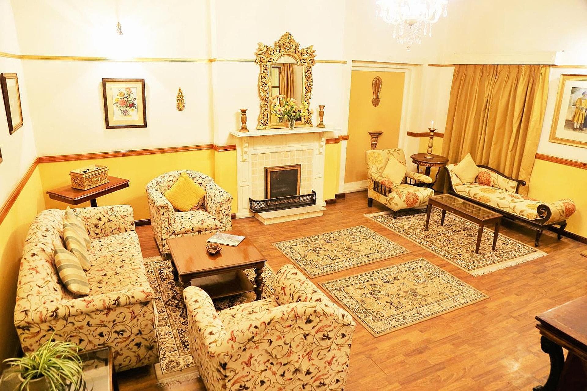 bar/lounge
