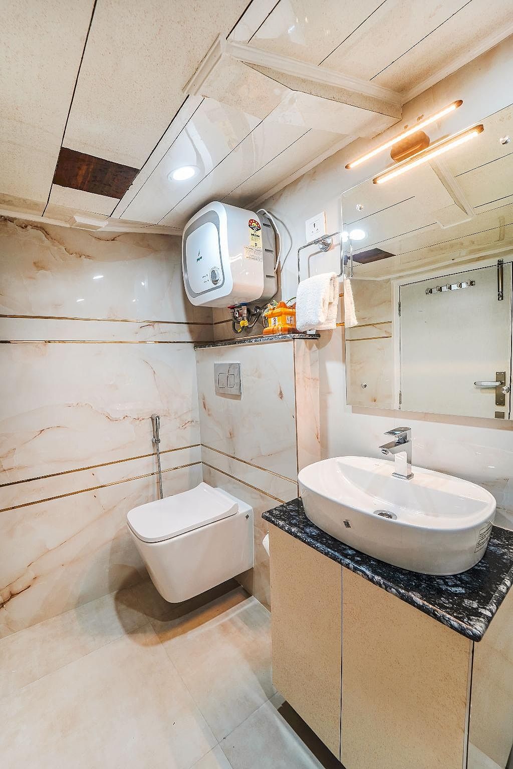 Singh's BnB by Lazygetaways Premium Deluxe Room 3