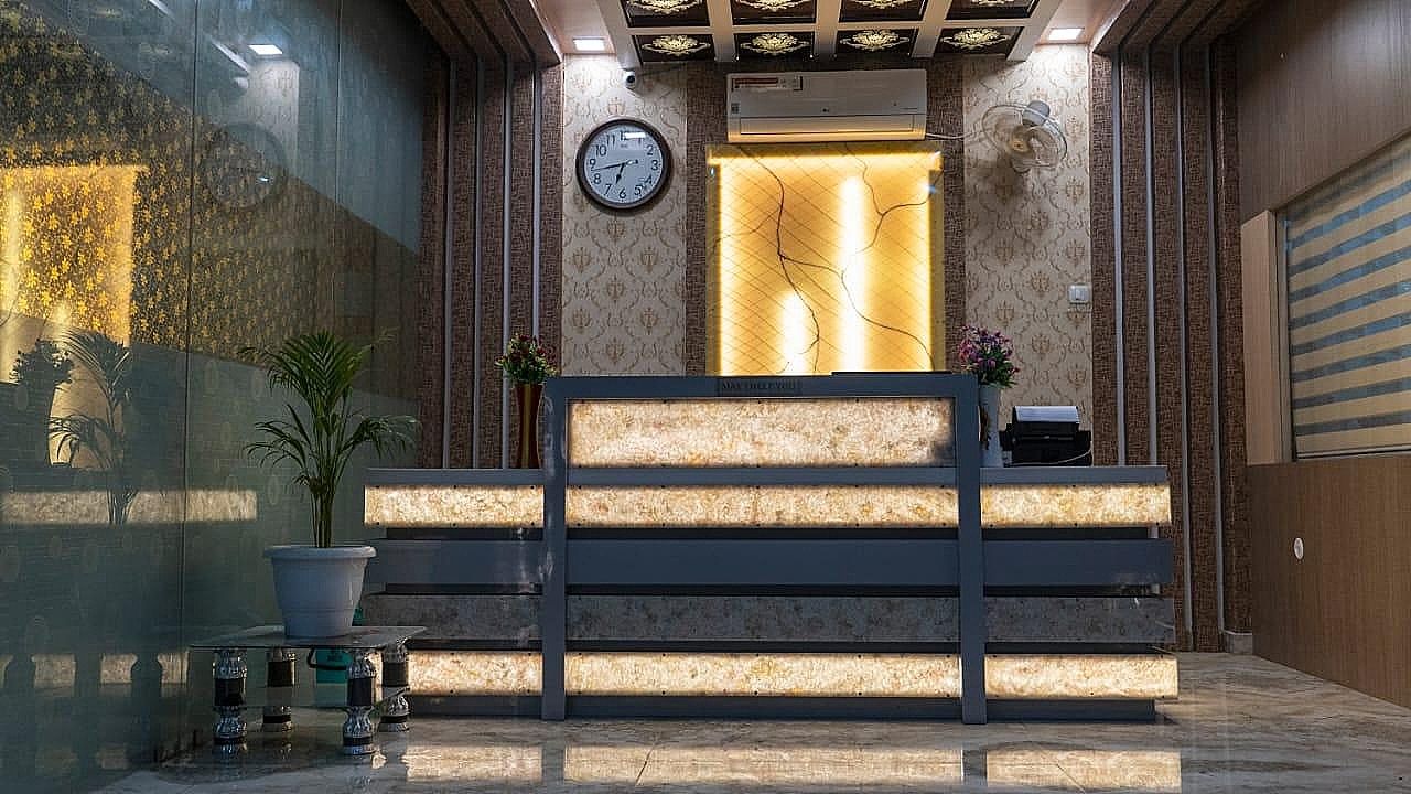 Hotel CM Palace, Varanasi