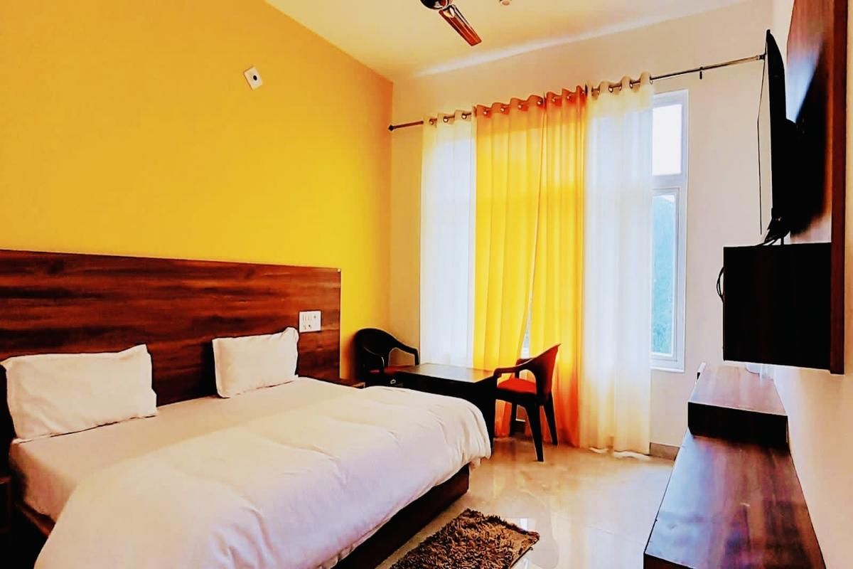 Deluxe Double Bedroom