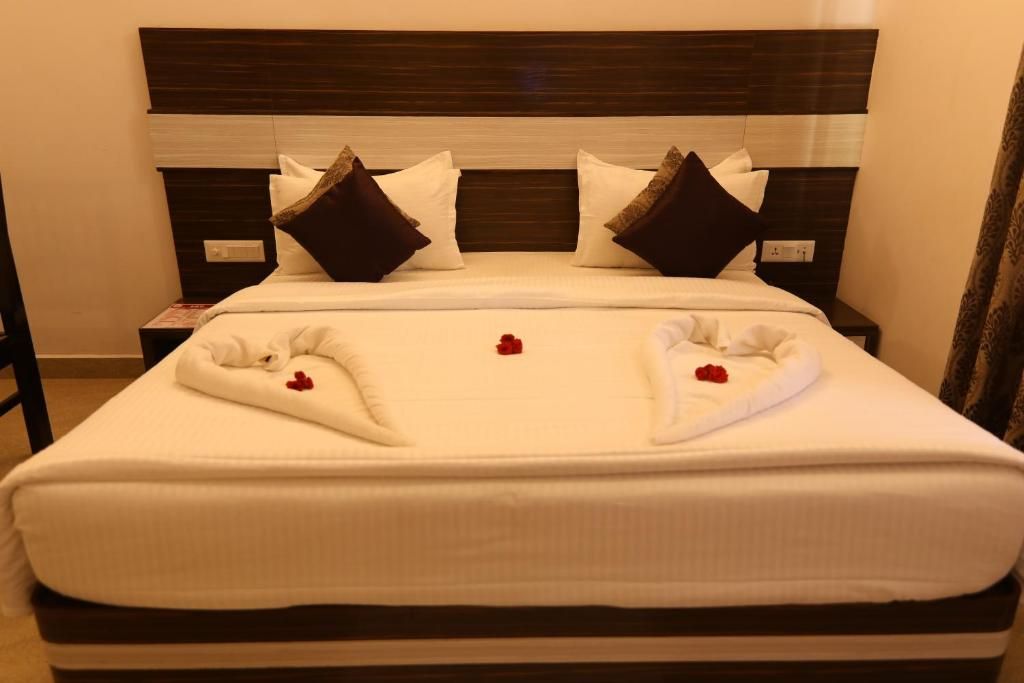Sri Gnana Vedha Beach Residency Deluxe AC Room 4