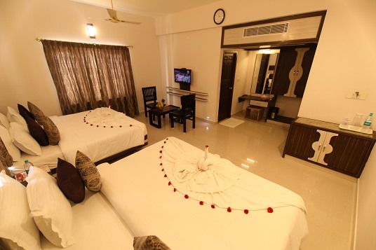 Deluxe Quad AC Room