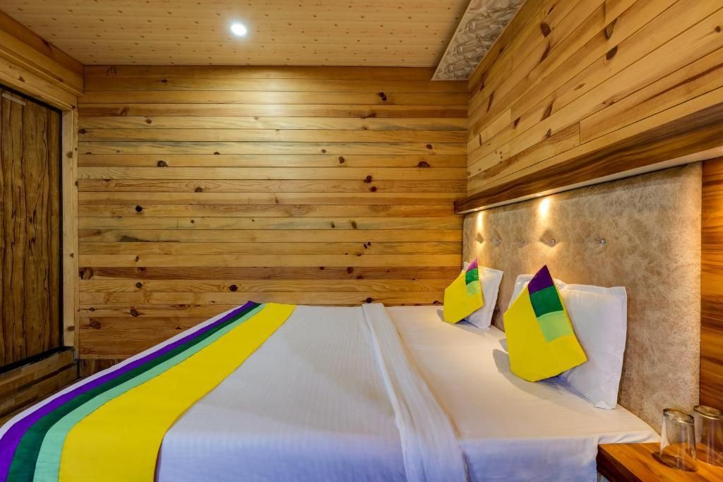 Deluxe Double Room 2