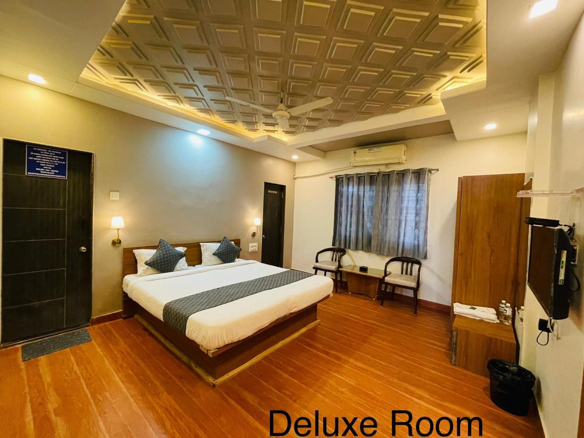 Deluxe Room with Bathtub