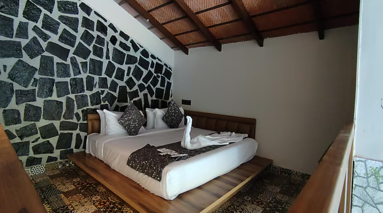 Family Oasis - Indoor Swimming Pool Attached