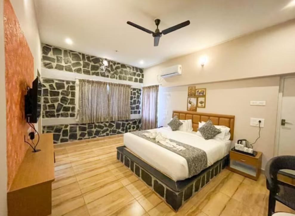 Le Yercaud Deluxe Oasis - No Swimming Pool Attached 2