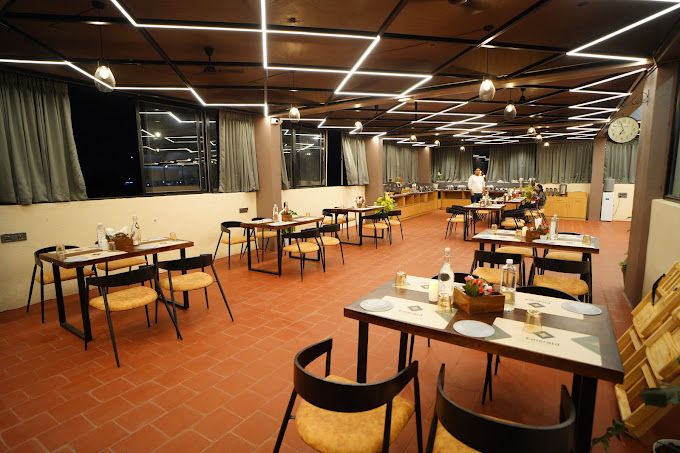 Food & Dining