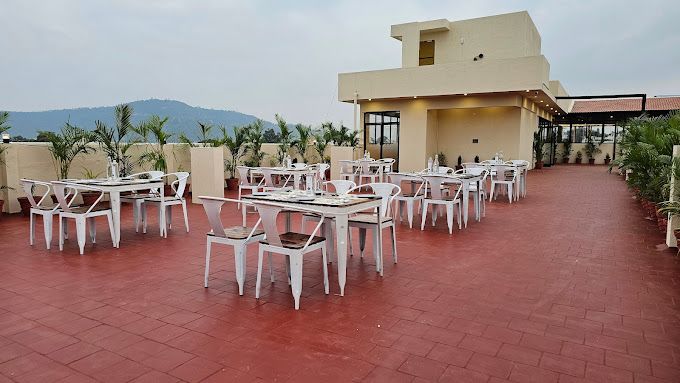 Food & Dining