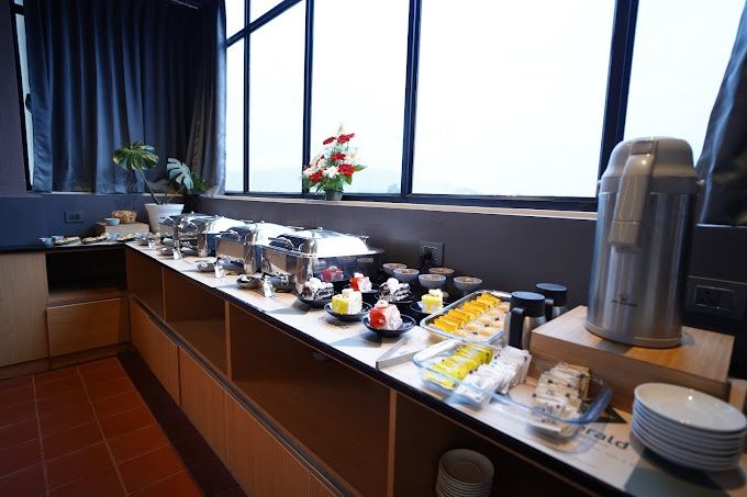 Food & Dining