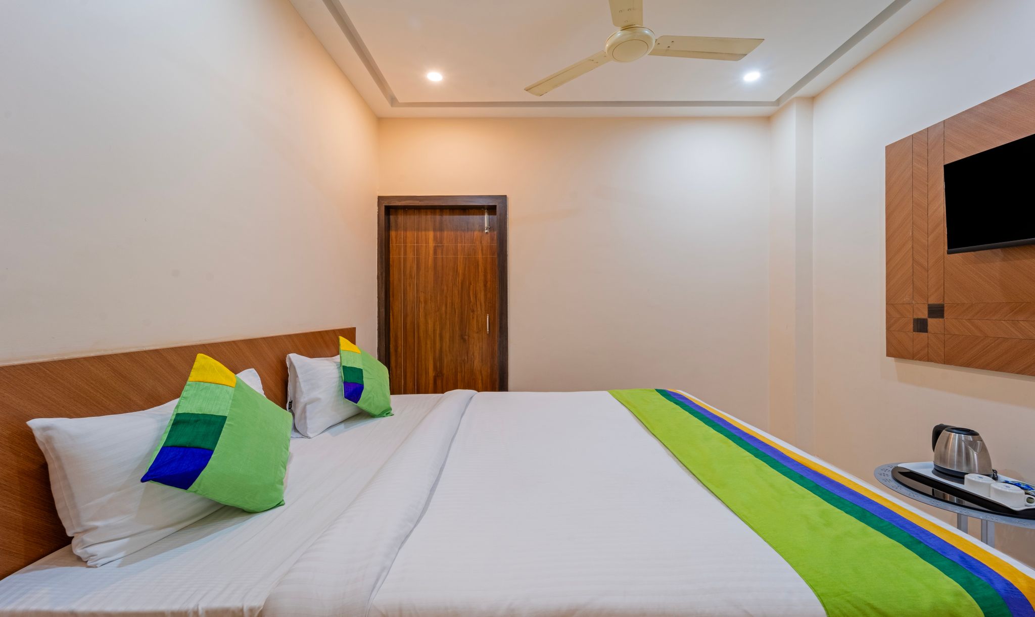 Treebo Raj Palace Standard Double Room 6