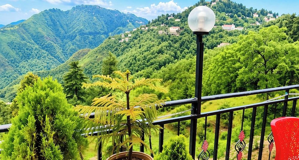 Hotel Kaafal Homestay Mussoorie
