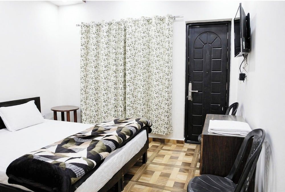 Hotel Kaafal Homestay Mussoorie