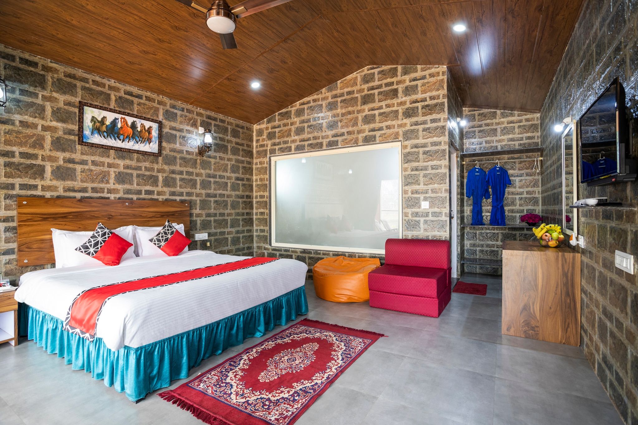 DARK FOREST RETREAT Garden View Cottages