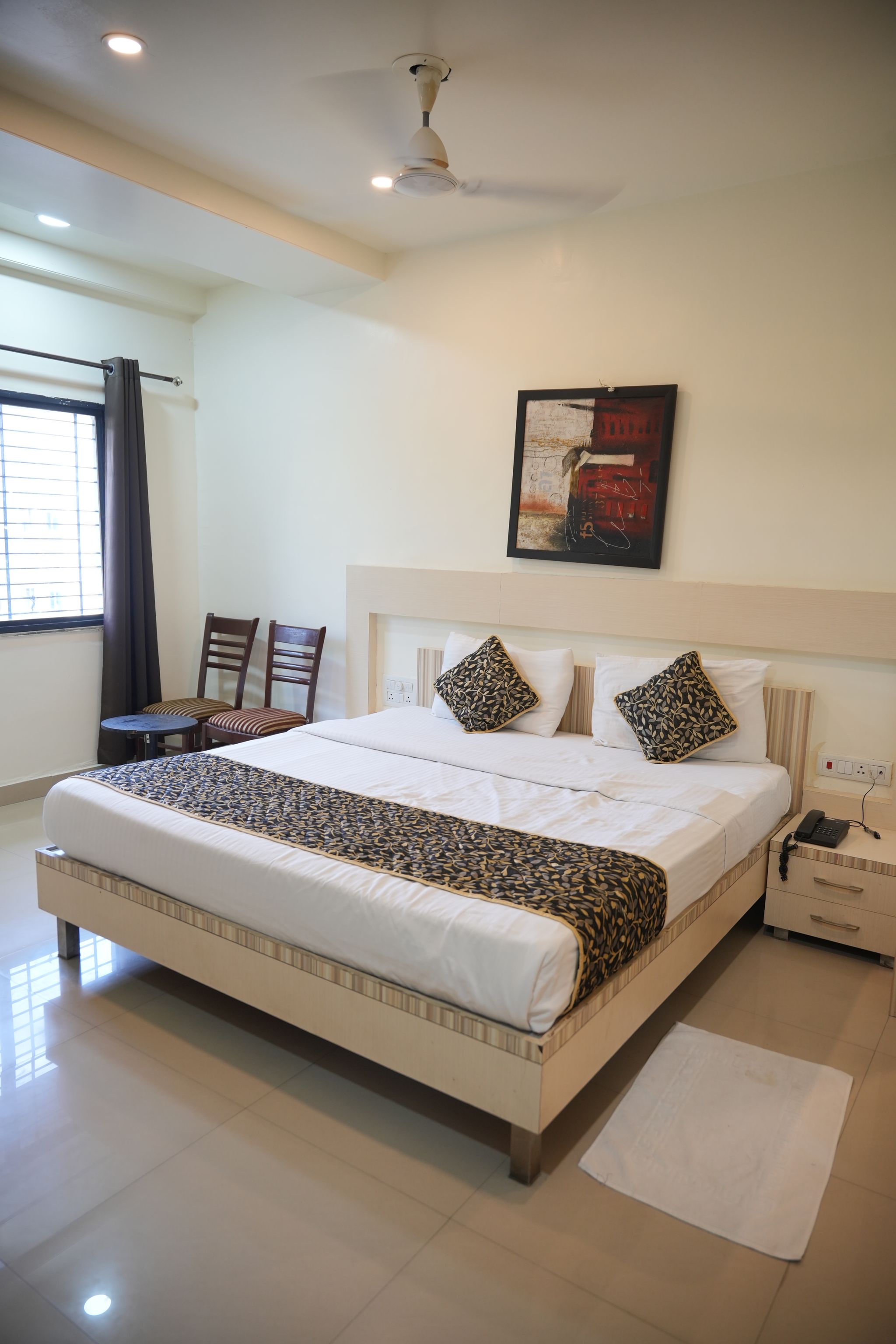 Hotel Udyam Glory Deluxe 4