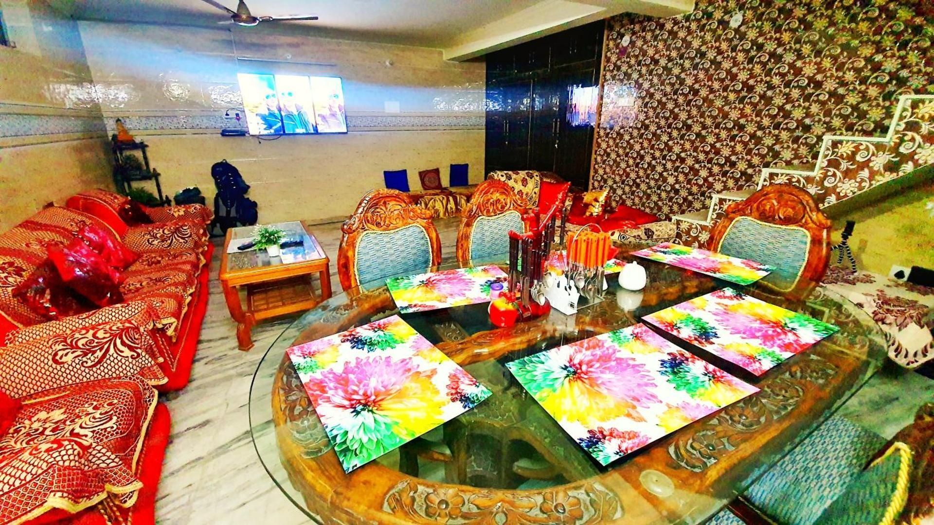 shared lounge/tv area