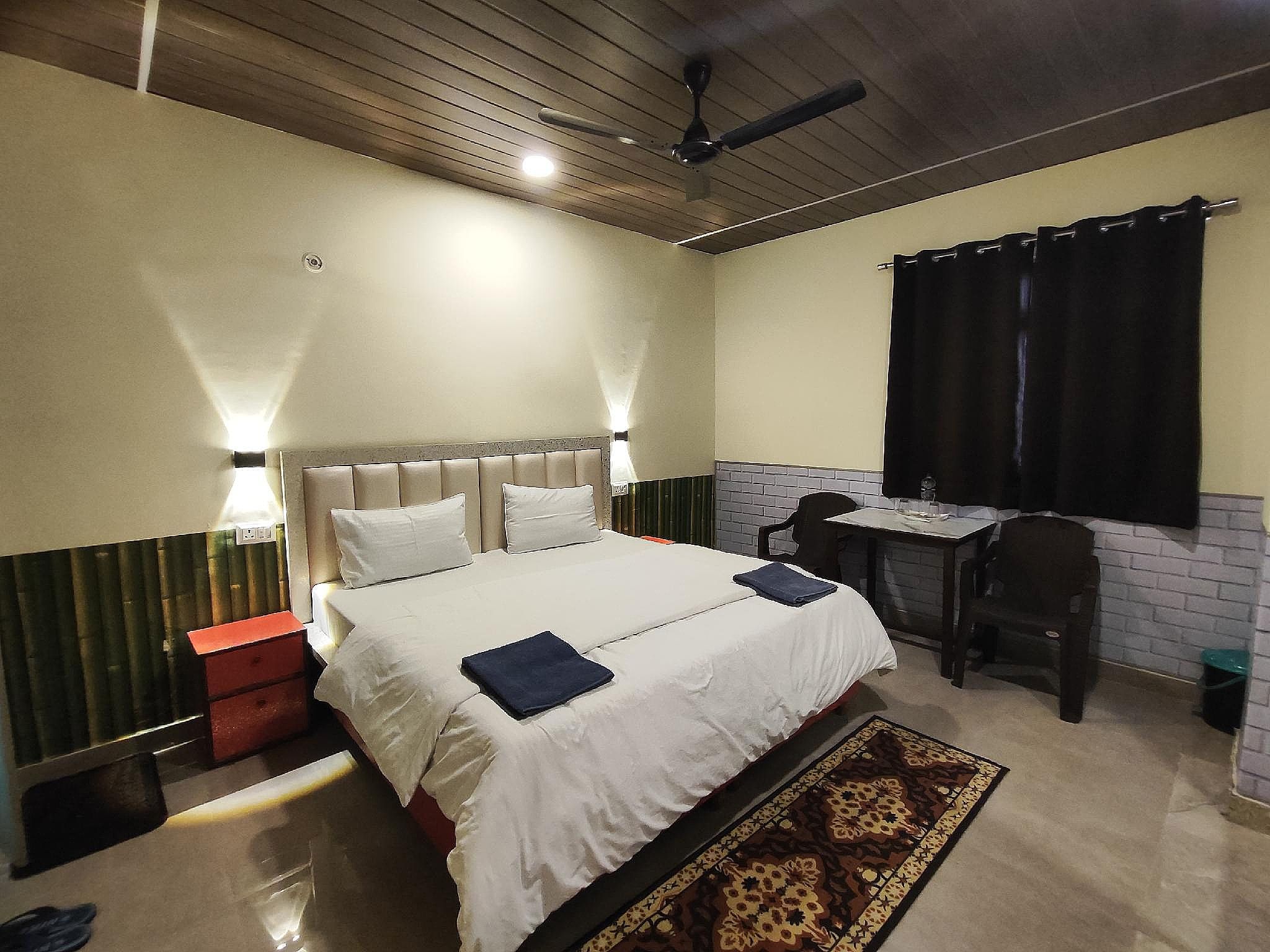Double Bed Room With Air conditioning