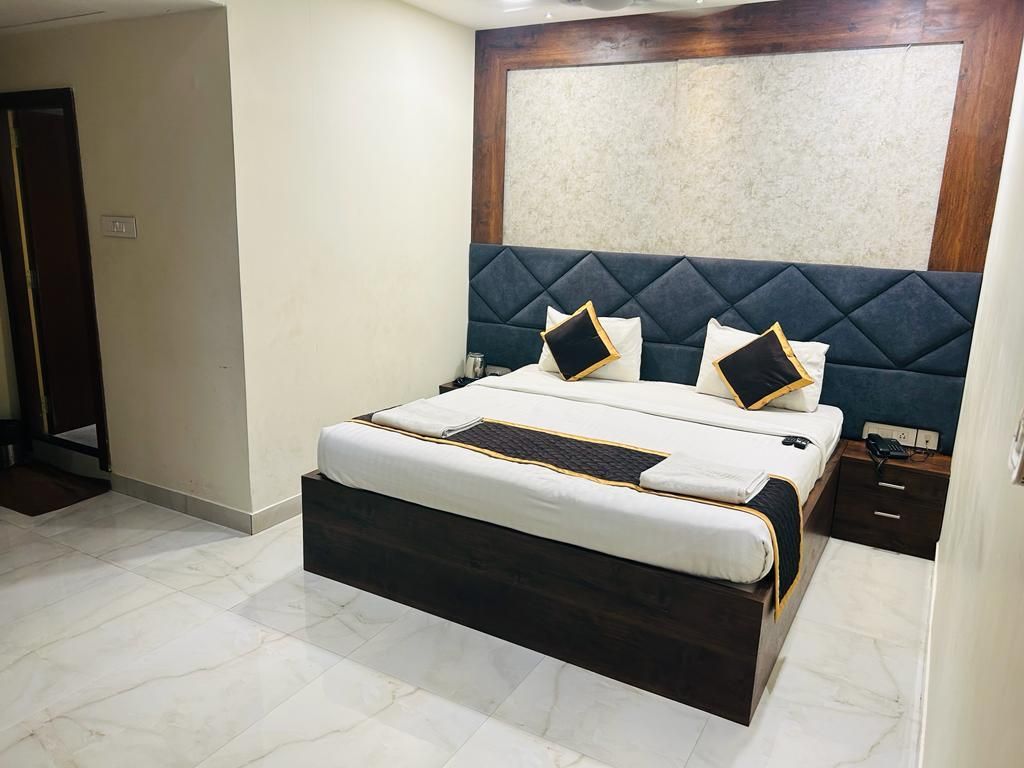 Luxury King Room - Non-Smoking