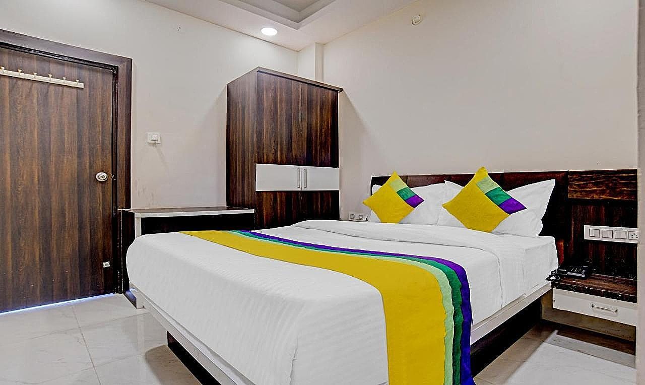 Hotel Anand Shree,Indore Deluxe AC Room 2