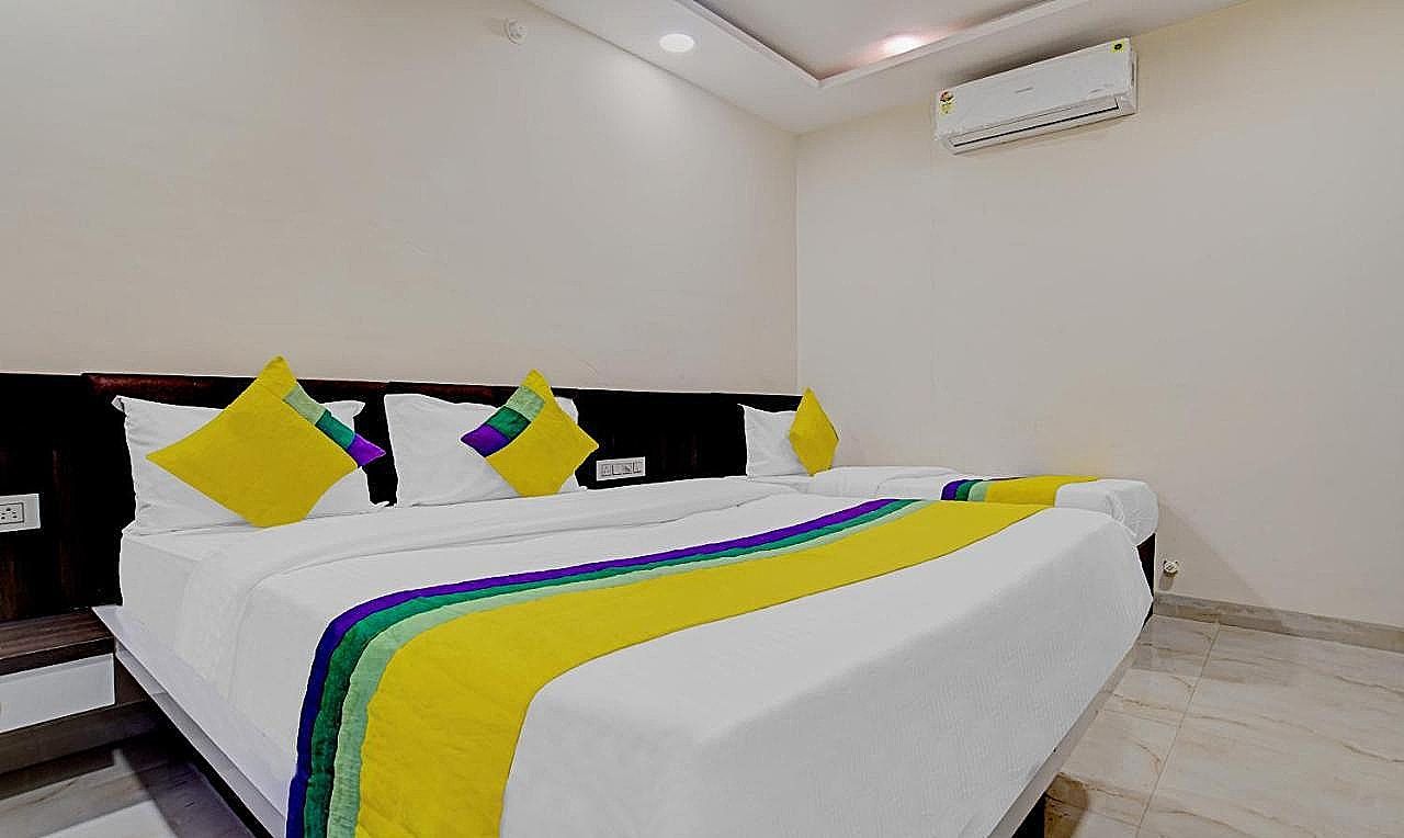 Hotel Anand Shree,Indore Deluxe AC Room 3