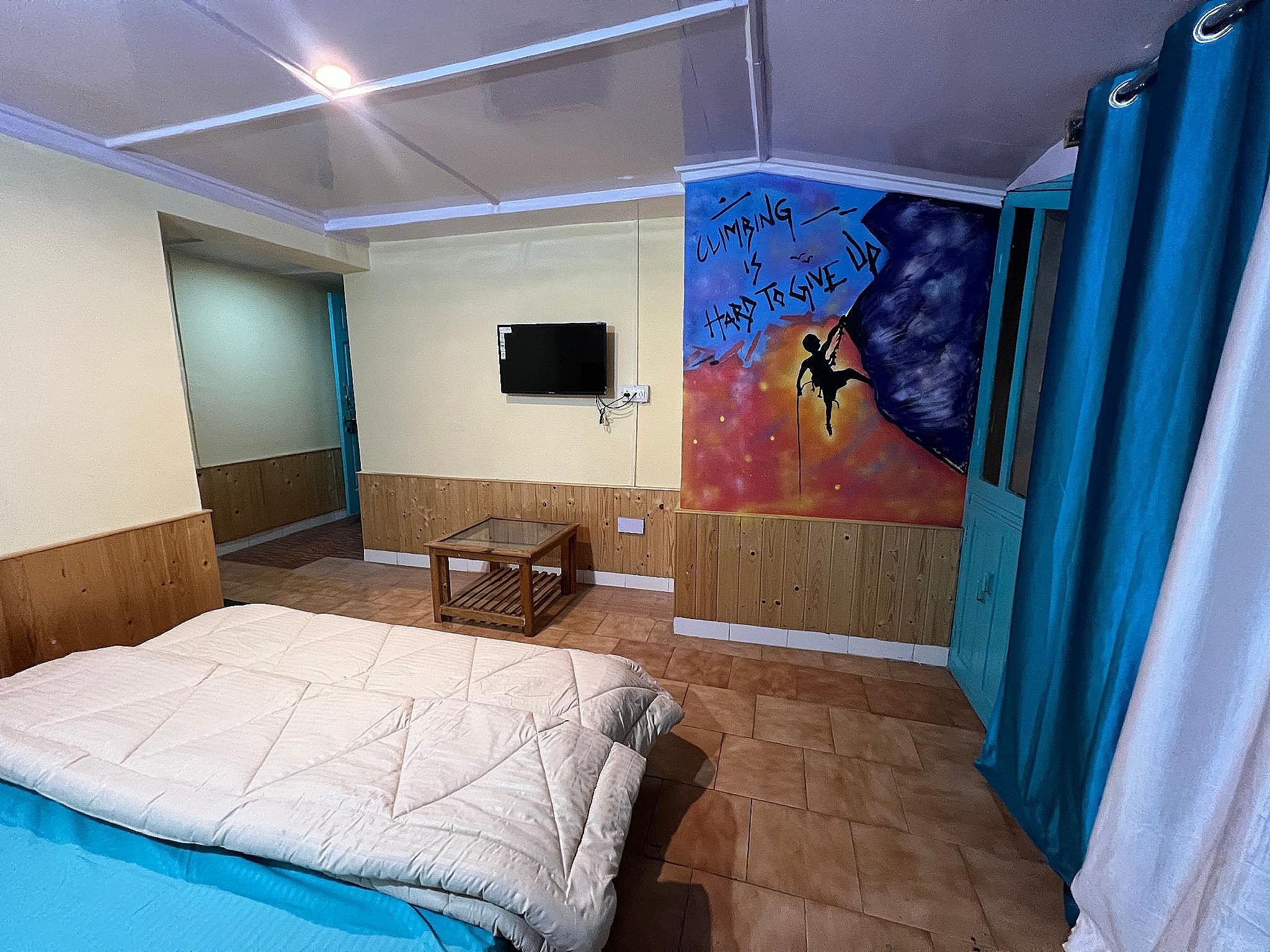 Deluxe Mountain View Room