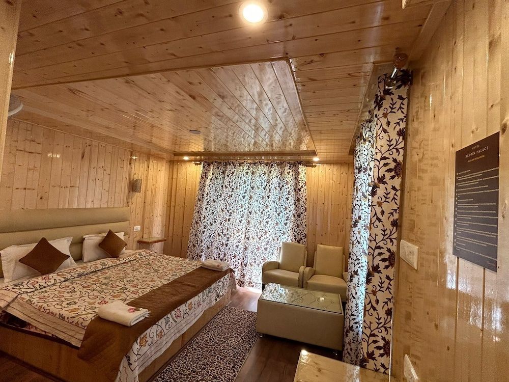 Brown Palace Premium Room 4