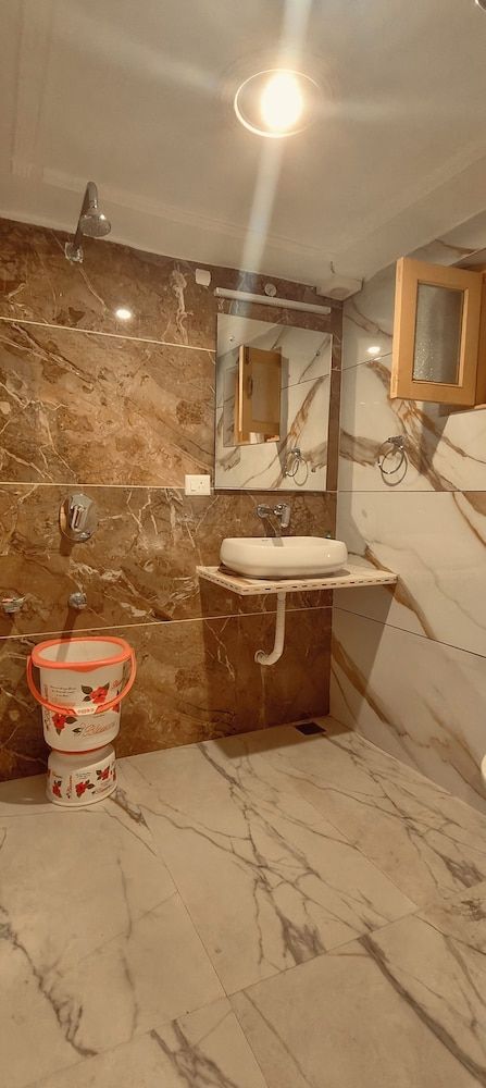 Brown Palace Premium Room 3