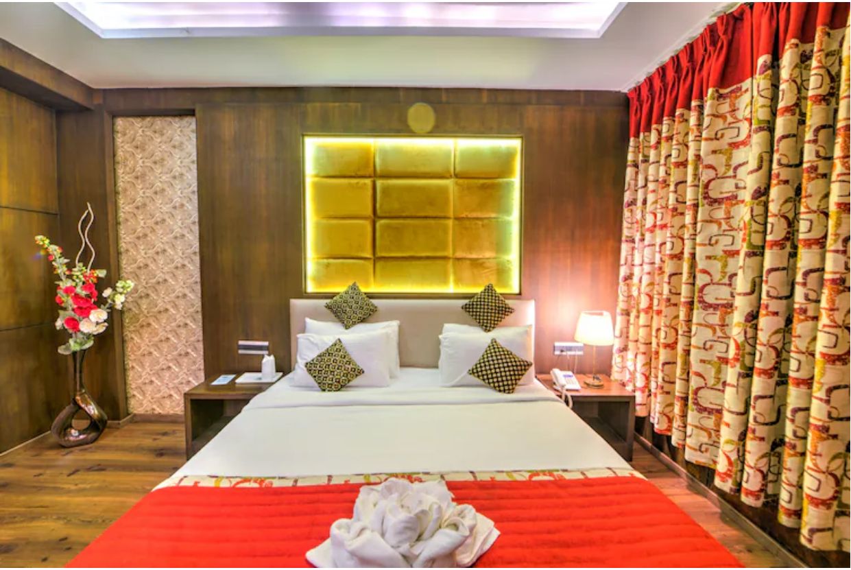 Sentinel Royal Suite Room