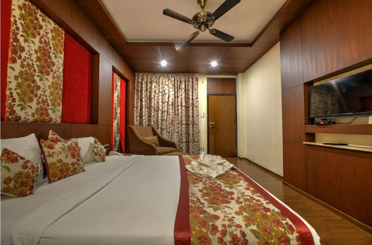 Sentinel Deluxe Room