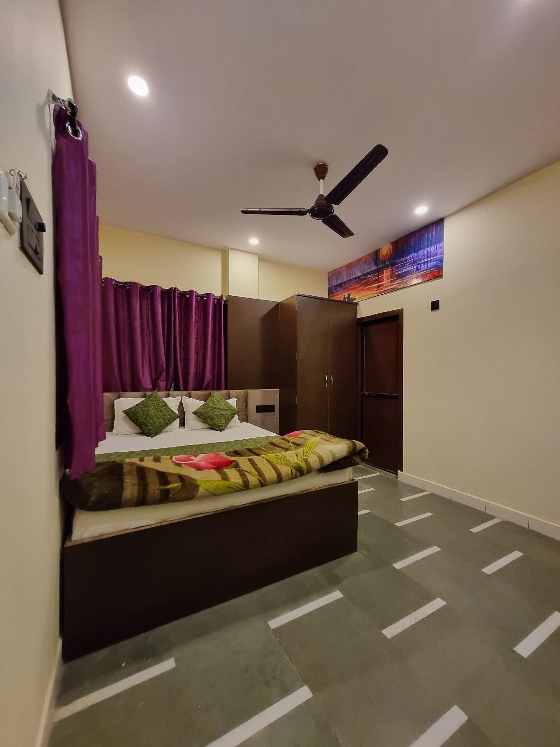 Deluxe Triple 3 Beds