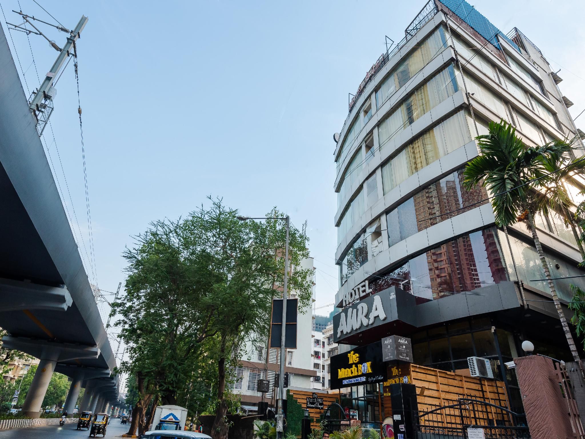 Hotel Aura - Near Malad Link Road