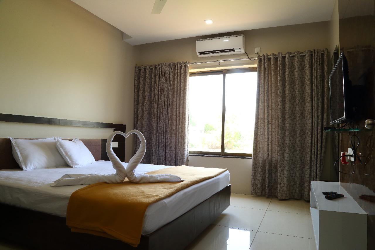 Deluxe Non- Air Conditioning Room
