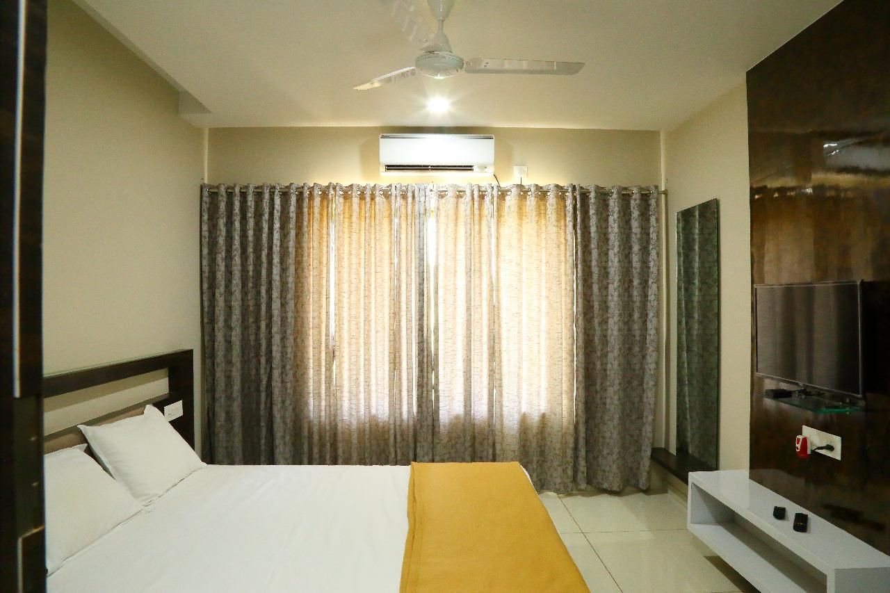 Deluxe Non- Air Conditioning Room
