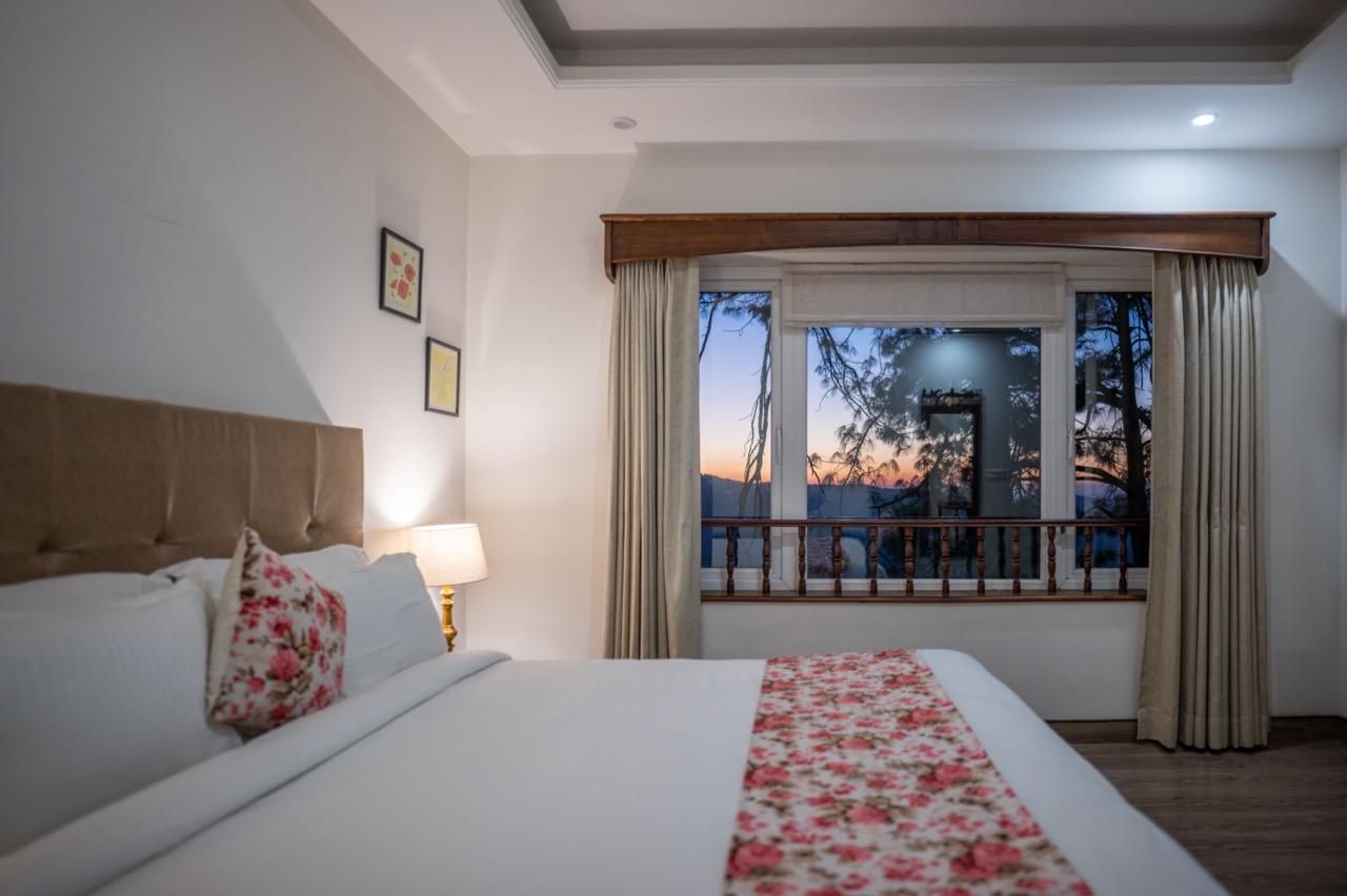 Deluxe Room with Valley View