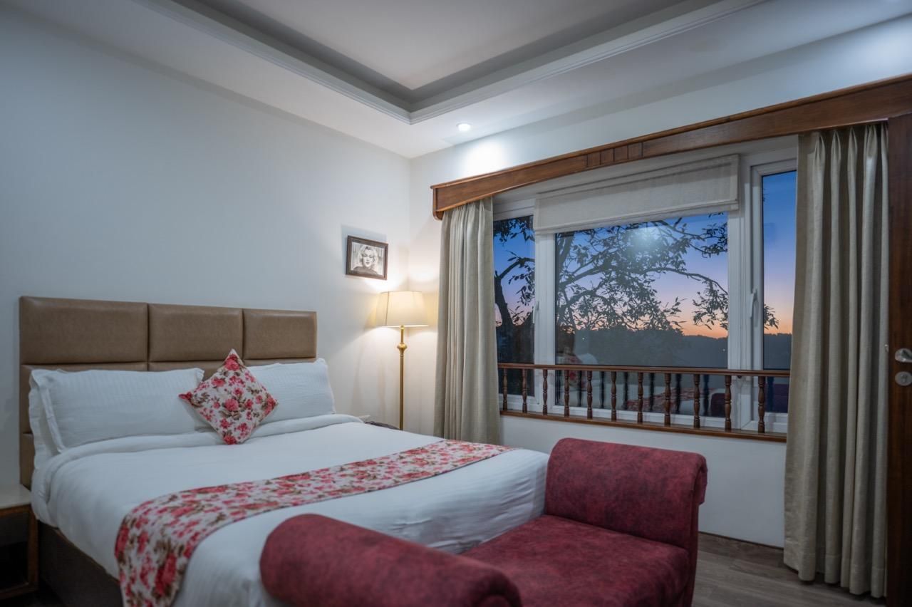 Deluxe Room with Valley View