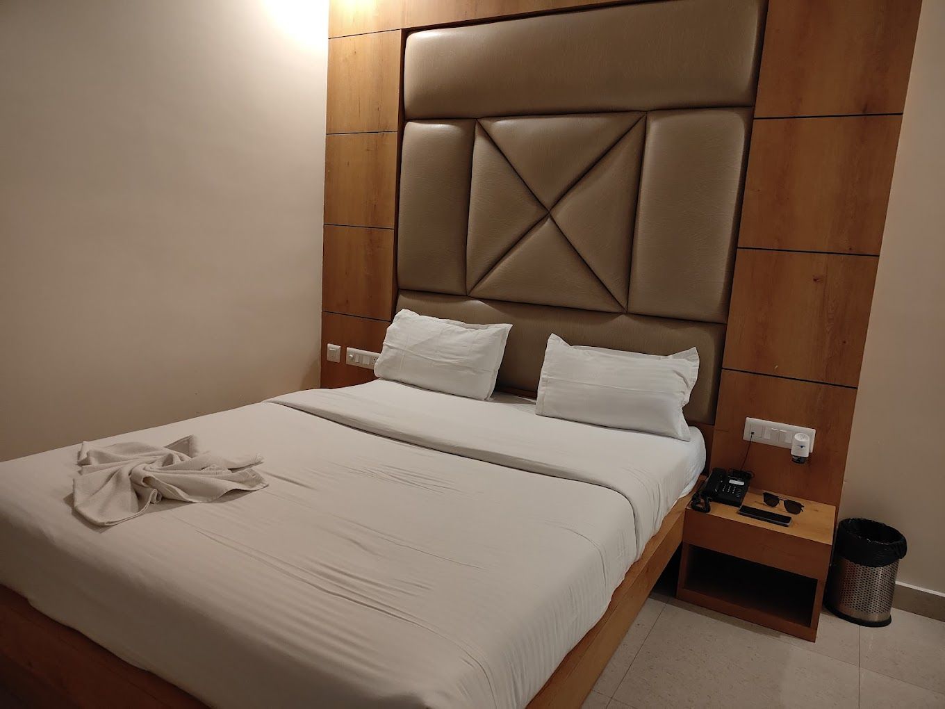 Hotel Grand Lotus Dimapur Deluxe King Non AC Room (King bed) 2